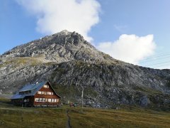 Göppinger Hütte und Hochlichtspitze